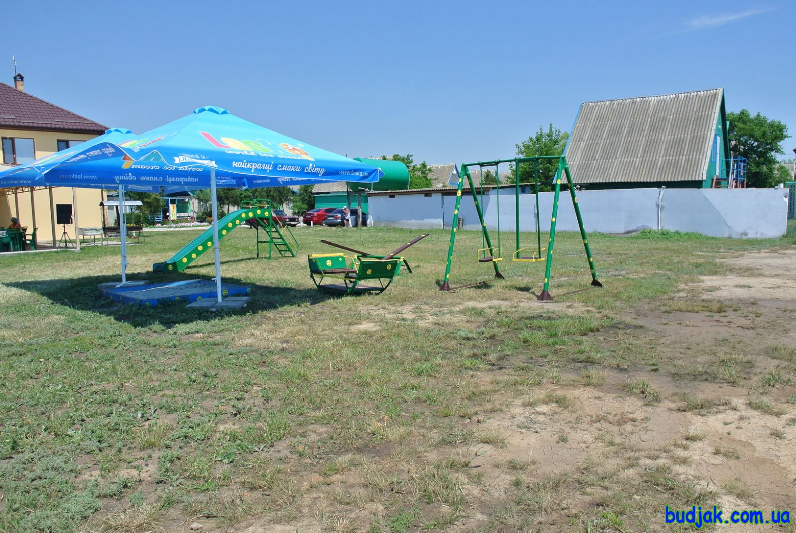 Территория и общие фото. База отдыха «Плай». Курорт Рассейка. Фото № 0501. 2017 год